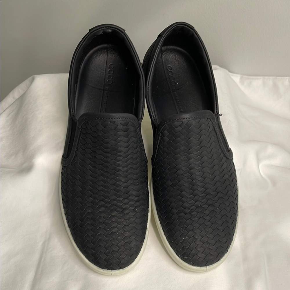 Ecco Women’s Soft 7 Black Sneakers Slip-On Casual Comfort Size 39
